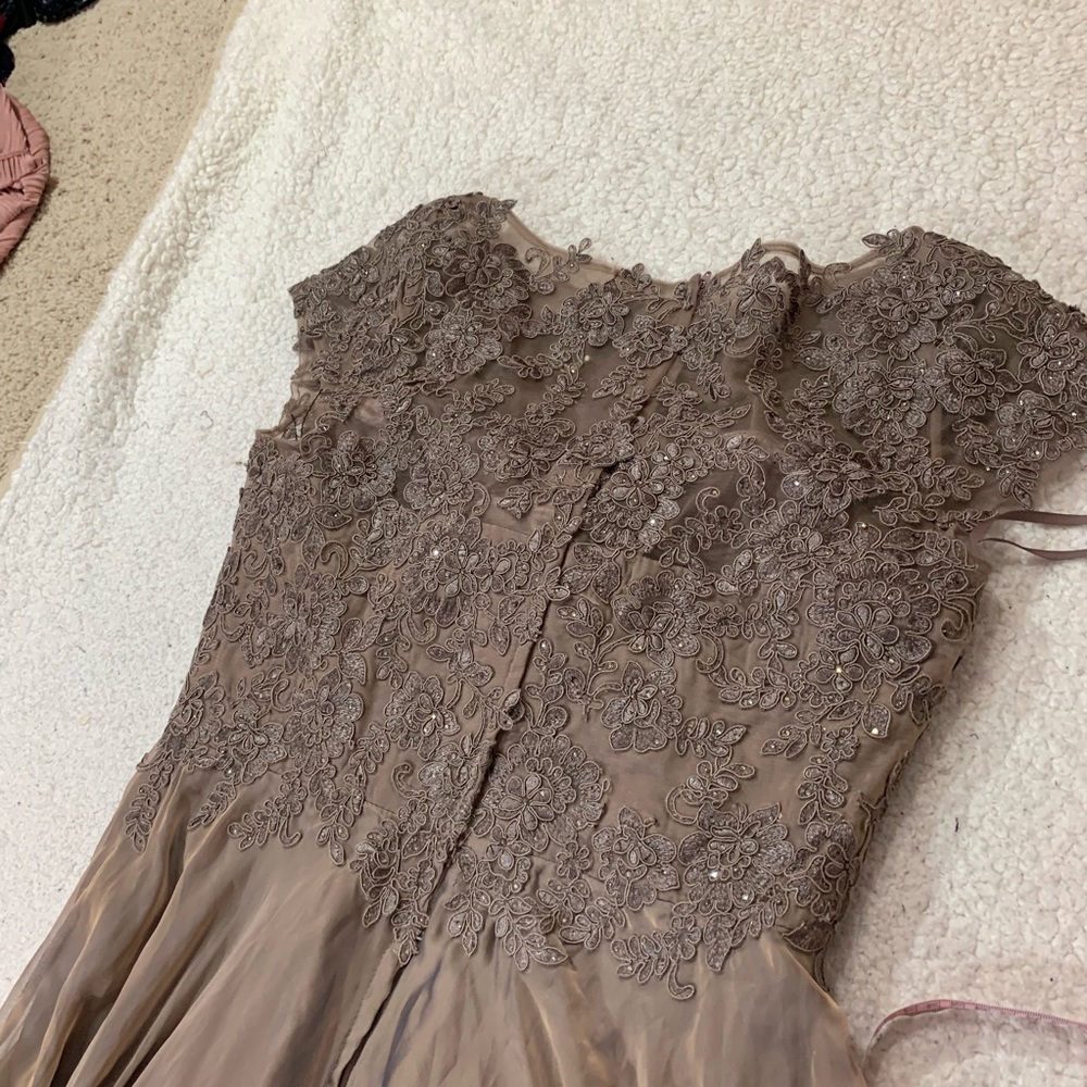 La femme ballgown embellished lace satin cocoa - Picture 7 of 8